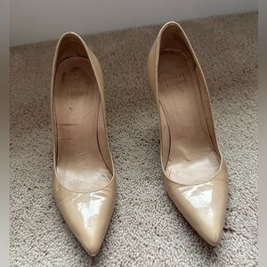 Stuart Weitzman nude pumps